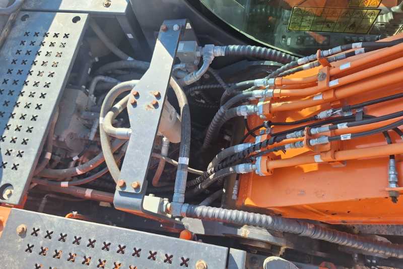 OmecoHub - Immagine DOOSAN DX240NLC